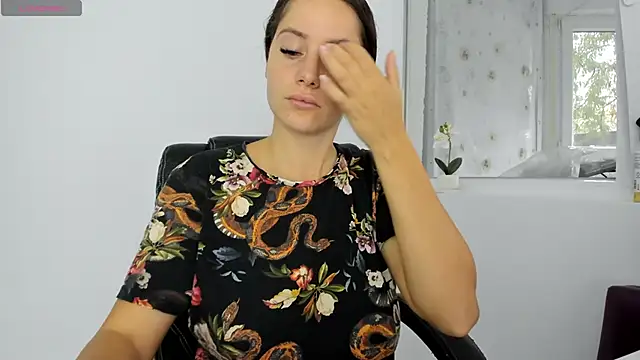 Snapshot of DiamondKay chatting on 10.07.25 DiamondKay online show from 10.07.25