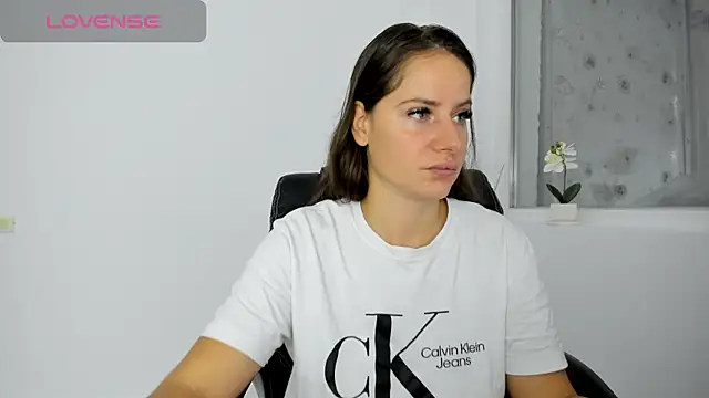 Snapshot of DiamondKay chatting on 10.08.25 DiamondKay online show from 10.08.25