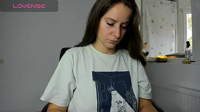 Snapshot of DiamondKay chatting on 10.16.25 DiamondKay online show from 10.16.25