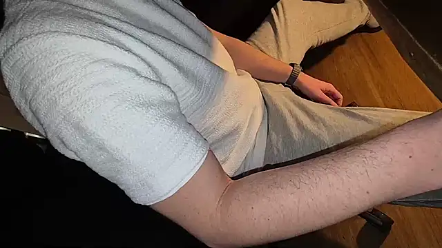 Snapshot of -luckybong- chatting on 03.04.25 -luckybong- online show from 03.04.25