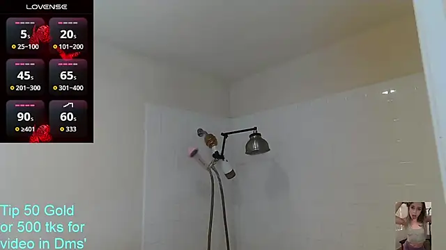 Snapshot of Blondiewithanass chatting on 06.25.26 Blondiewithanass online show from 06.25.26