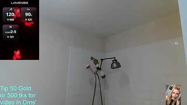 Snapshot of Blondiewithanass chatting on 06.27.26 Blondiewithanass online show from 06.27.26