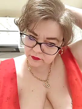 Snapshot of cindybbwsquirt chatting on 05.31.26 cindybbwsquirt online show from 05.31.26