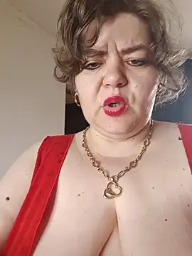 Snapshot of cindybbwsquirt chatting on 06.01.26 cindybbwsquirt online show from 06.01.26