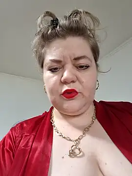 Snapshot of cindybbwsquirt chatting on 06.24.26 cindybbwsquirt online show from 06.24.26