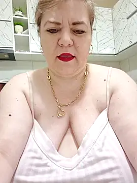 Snapshot of cindybbwsquirt chatting on 07.29.26 cindybbwsquirt online show from 07.29.26