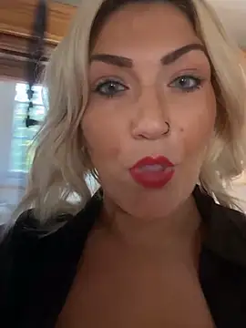 LittleMissEeve online show from 09.13.25