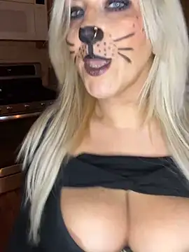 LittleMissEeve online show from 10.25.25