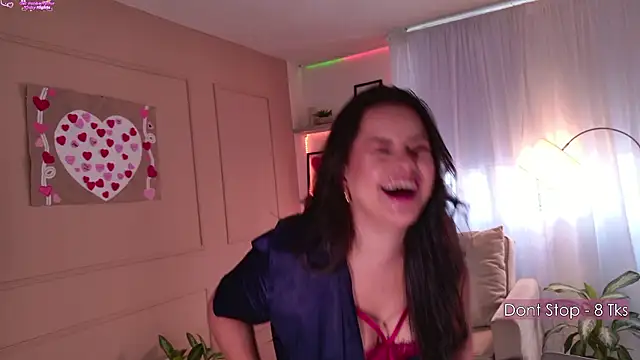 Snapshot of missvale chatting on 02.18.26 missvale online show from 02.18.26