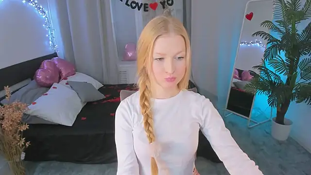 Laly Peach online show from 02.17.25