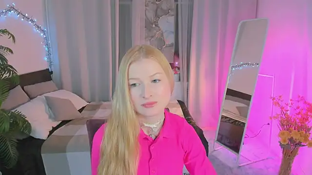 Laly Peach online show from 03.15.25