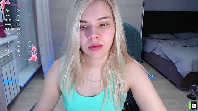 Snapshot of Lana__Nova chatting on 12.08.24 Lana Nova online show from 12.08.24