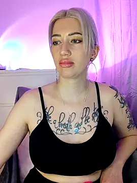 Snapshot of Fuck-Gina chatting on 03.11.26 Fuck-Gina online show from 03.11.26