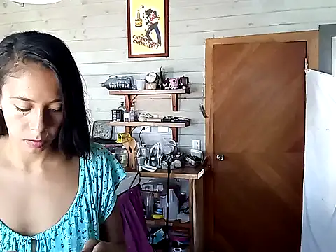 Snapshot of Luna-Natural chatting on 12.15.24 Luna-Natural online show from 12.15.24