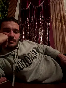 Snapshot of AlexandruUK chatting on 12.04.25 AlexandruUK online show from 12.04.25