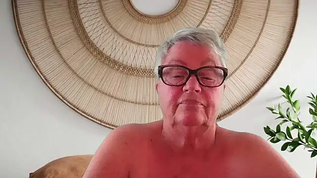 GrannyChrissy68 online show from 04.27.26