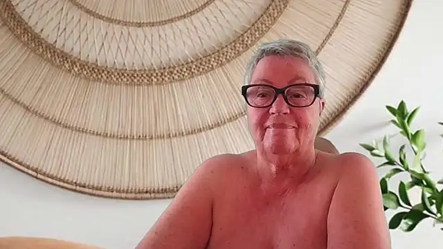 GrannyChrissy68 online show from 05.24.26
