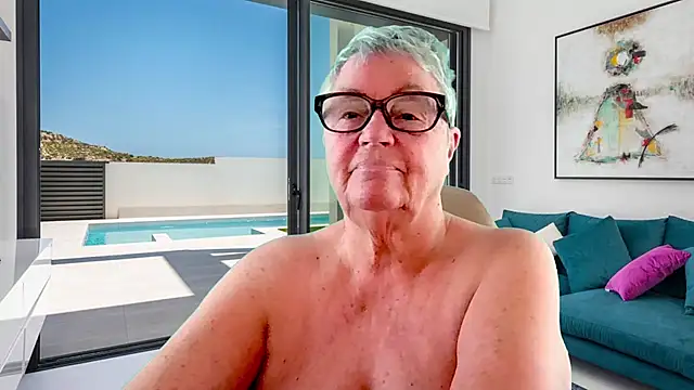 GrannyChrissy68 online show from 06.14.26