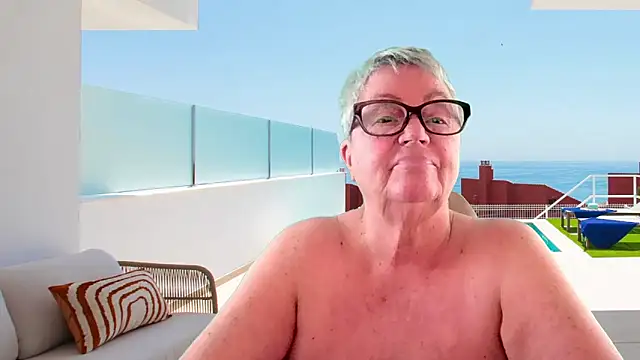 GrannyChrissy68 online show from 06.15.26