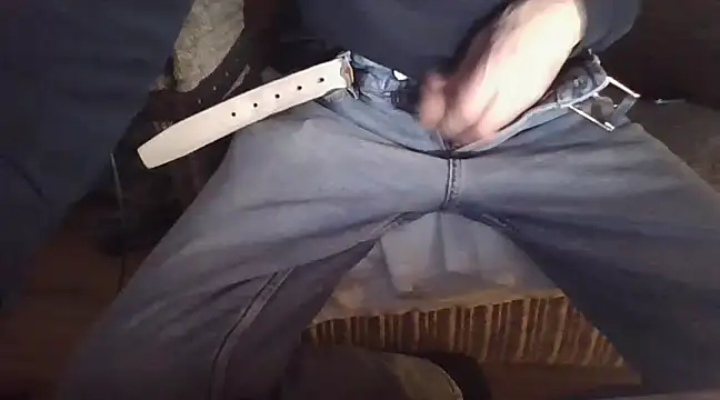 Snapshot of Hunzi123 chatting on 02.20.25 Hunzi123 online show from 02.20.25