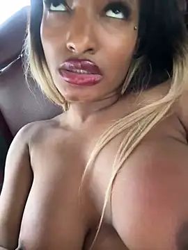 Snapshot of NicoleCocksXXX chatting on 03.05.25 NicoleCocksXXX online show from 03.05.25