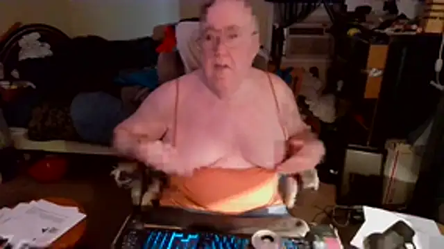 Snapshot of Toastir chatting on 02.06.26 Toastir online show from 02.06.26