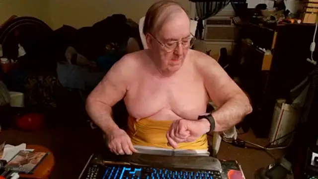 Snapshot of Toastir chatting on 03.17.26 Toastir online show from 03.17.26