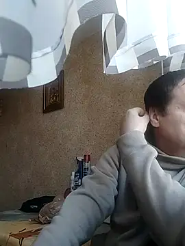 Snapshot of grzes19763 chatting on 03.21.25 grzes19763 online show from 03.21.25