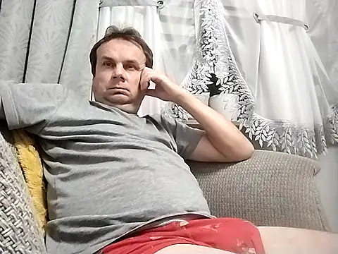 Snapshot of grzes19763 chatting on 09.18.25 grzes19763 online show from 09.18.25