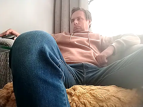 Snapshot of grzes19763 chatting on 09.25.25 grzes19763 online show from 09.25.25