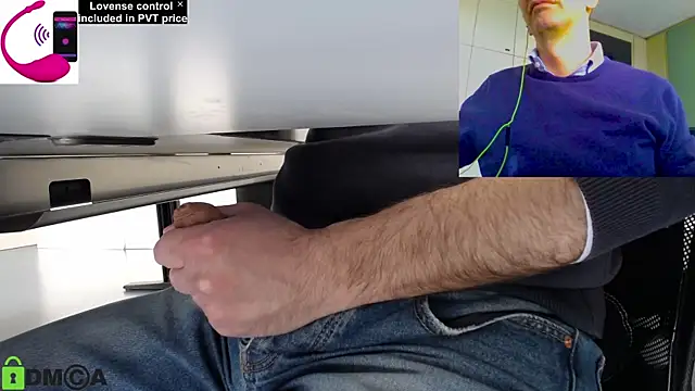 Snapshot of pliko chatting on 04.02.26 pliko online show from 04.02.26