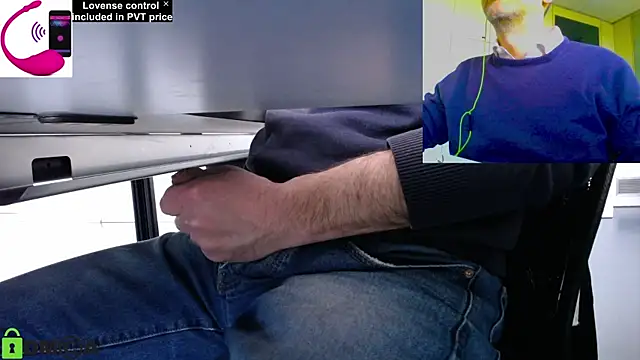 Snapshot of pliko chatting on 04.07.26 pliko online show from 04.07.26