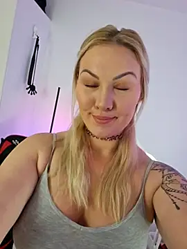 Snapshot of NastyMilf_ chatting on 03.05.25 NastyMilf online show from 03.05.25