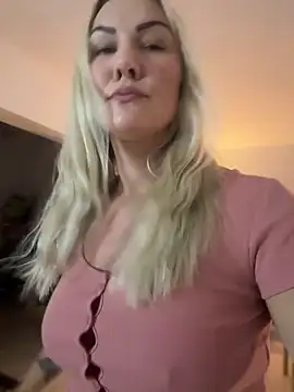 Snapshot of NastyMilf_ chatting on 10.15.25 NastyMilf online show from 10.15.25