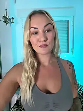 Snapshot of NastyMilf_ chatting on 12.19.25 NastyMilf online show from 12.19.25