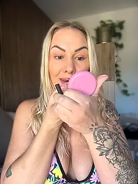 Snapshot of NastyMilf_ chatting on 02.16.26 NastyMilf online show from 02.16.26