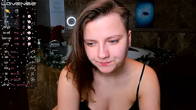 Snapshot of MelindaTin chatting on 12.28.24 MelindaTin online show from 12.28.24