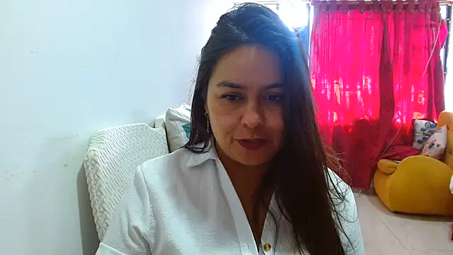 Snapshot of Ixchel_Anaid chatting on 07.20.26 Ixchel Anaid online show from 07.20.26