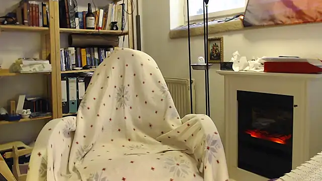 Snapshot of tibe50 chatting on 11.05.25 tibe50 online show from 11.05.25