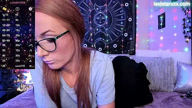 Snapshot of Lexi_Star chatting on 02.12.25 Lexi Star online show from 02.12.25