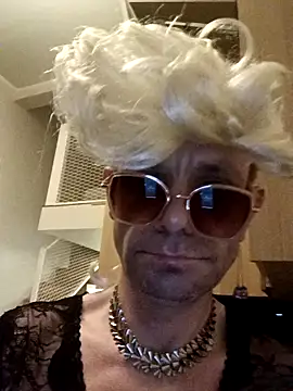 Pauline41 online show from 10.28.25