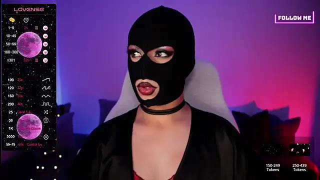 Snapshot of Bigfemblue chatting on 12.31.24 Bigfemblue online show from 12.31.24