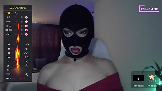 Snapshot of Bigfemblue chatting on 11.18.25 Bigfemblue online show from 11.18.25