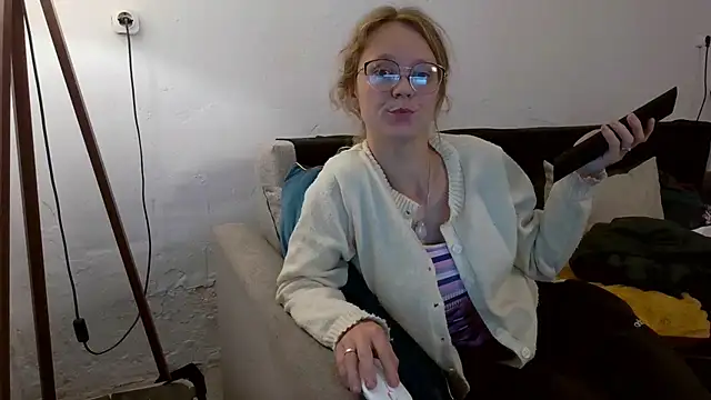 little-leni online show from 06.02.26