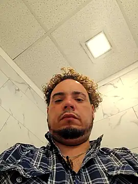 Snapshot of latinoflpr chatting on 02.03.26 latinoflpr online show from 02.03.26