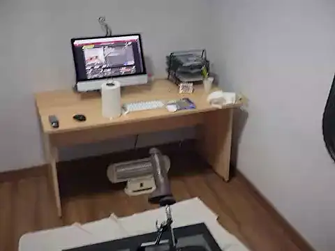 Snapshot of pinkgirls18 chatting on 11.09.25 pinkgirls18 online show from 11.09.25