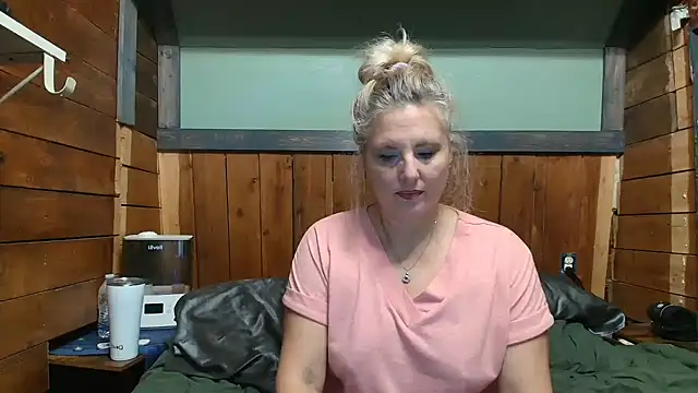Snapshot of lisaxlovexxx chatting on 05.14.26 lisaxlovexxx online show from 05.14.26