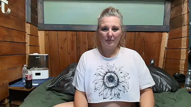 Snapshot of lisaxlovexxx chatting on 05.16.26 lisaxlovexxx online show from 05.16.26
