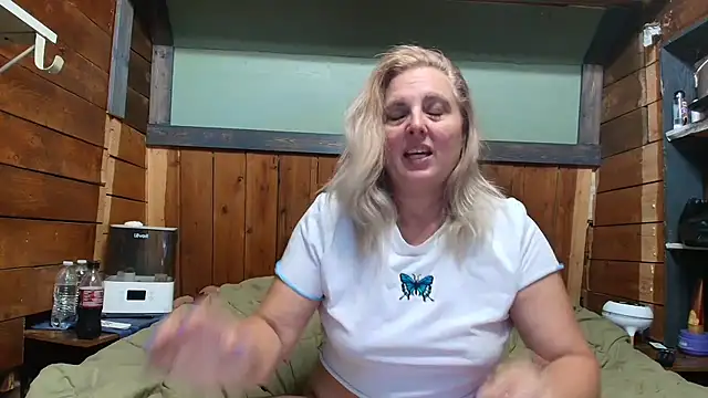 Snapshot of lisaxlovexxx chatting on 06.21.26 lisaxlovexxx online show from 06.21.26