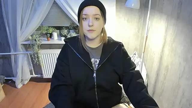 Sophia Edwards online show from 02.21.25